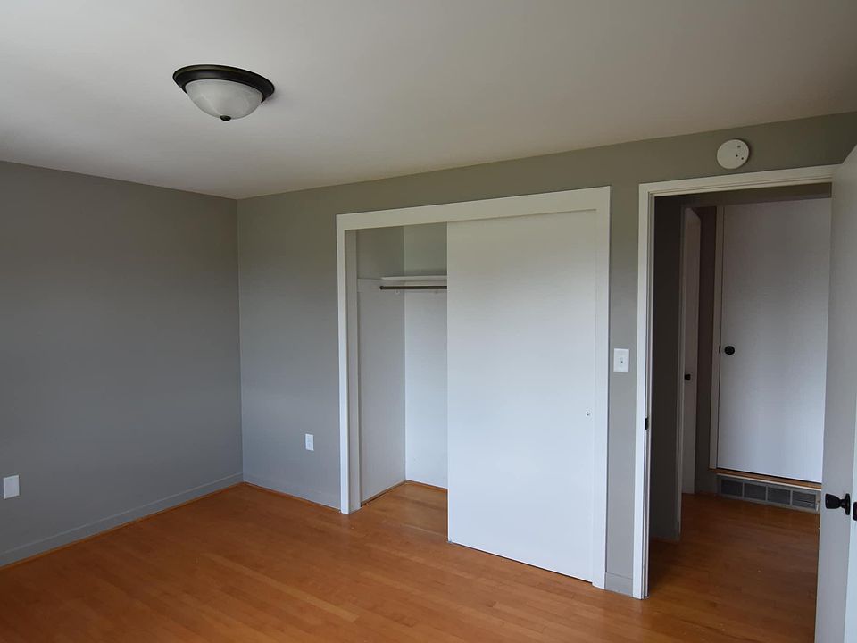 1st image of 158 Panther St