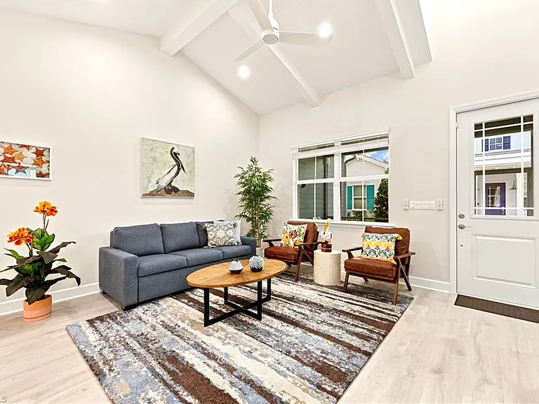 7239 Saona Ct — Photo 3
