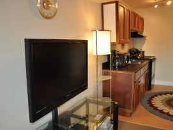 Alborz Studios, 1710 Coal Pl SE #A03, Albuquerque, NM 87106