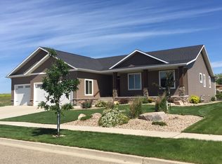 1426 Talon Rd, Bismarck, ND 58503