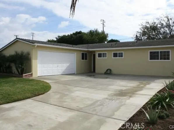 923 Darrell St, Costa Mesa, CA 92627