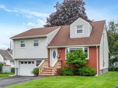 97 Ames Ave, Bergenfield, NJ, 07621