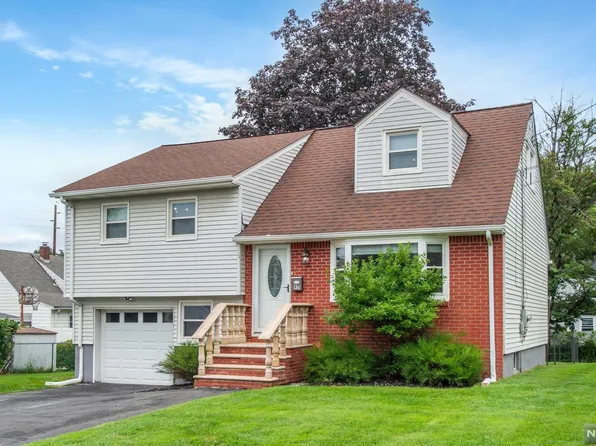 97 Ames Ave, Bergenfield, NJ 07621