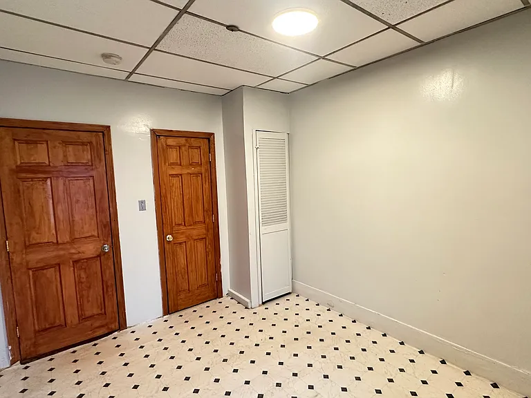 16-18 Walnut St #2 — Photo 6
