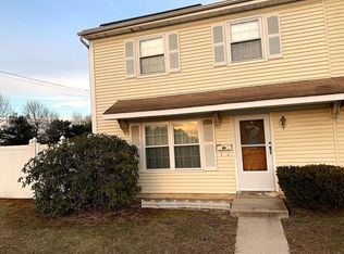 2 Lehigh Ct, Sicklerville, NJ 08081