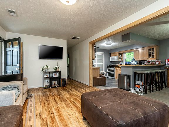 5th image of 1026 Paula Dr