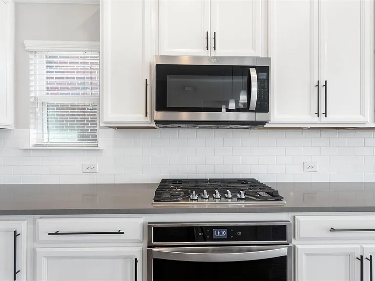 2904 Redbud Ln — Photo 26