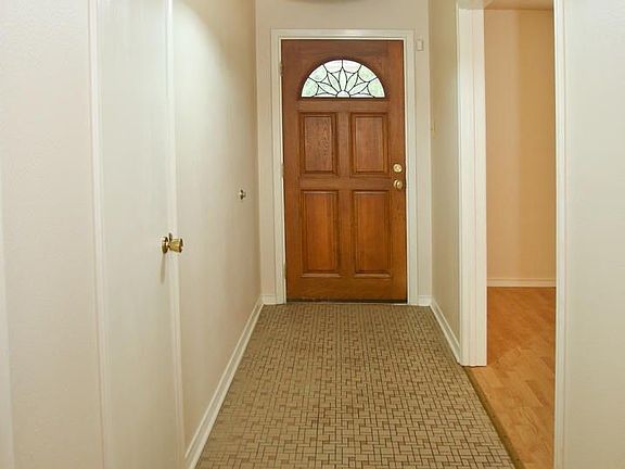 5th image of 3905 Savannah Dr
