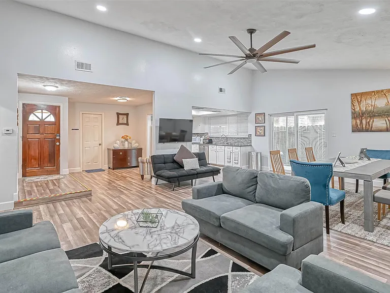 11618 Corona Ln — Photo 8