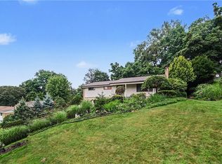 405 Peters Dr, Glenshaw, PA 15116