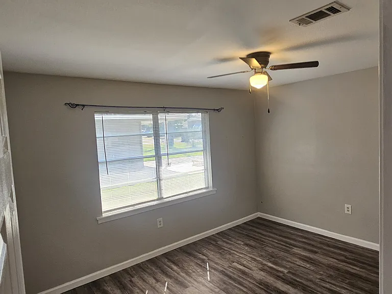 308 Paula Ave — Photo 8