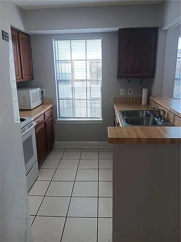 2912 Manhattan Blvd #132 — Photo 5