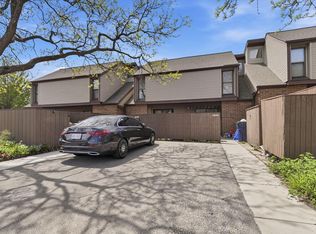 1411 W Edgerton Ave UNIT V, Milwaukee, WI 53221