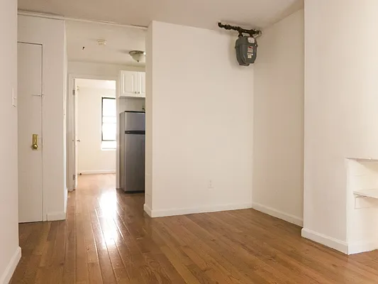 Rented by Crosstown Apartments NYC | media 10