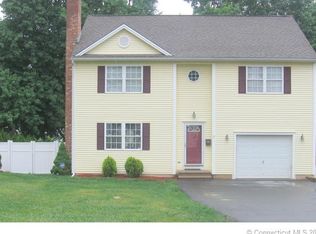 77 Queen St, Bristol, CT 06010