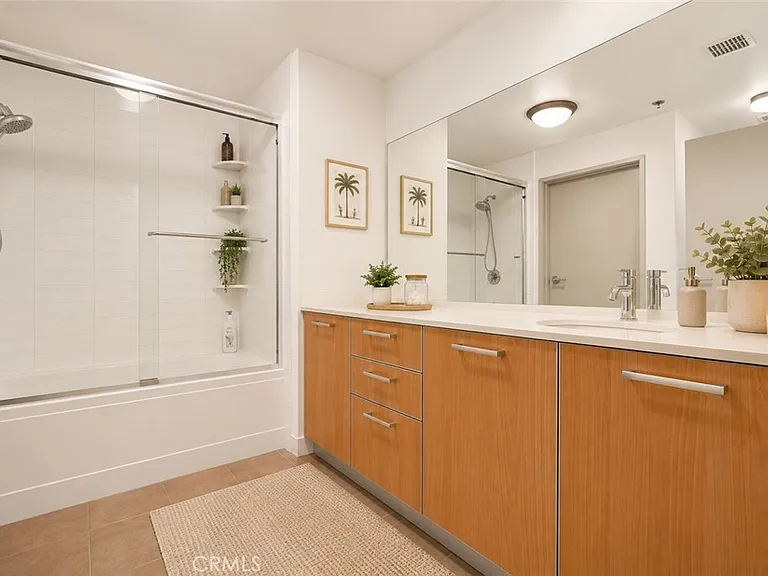 645 W 9th St #314 — Photo 11