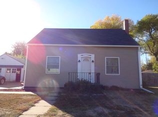 501 Russell St, Oakville, IA 52646