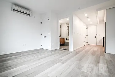 957 Atlantic Avenue, #607