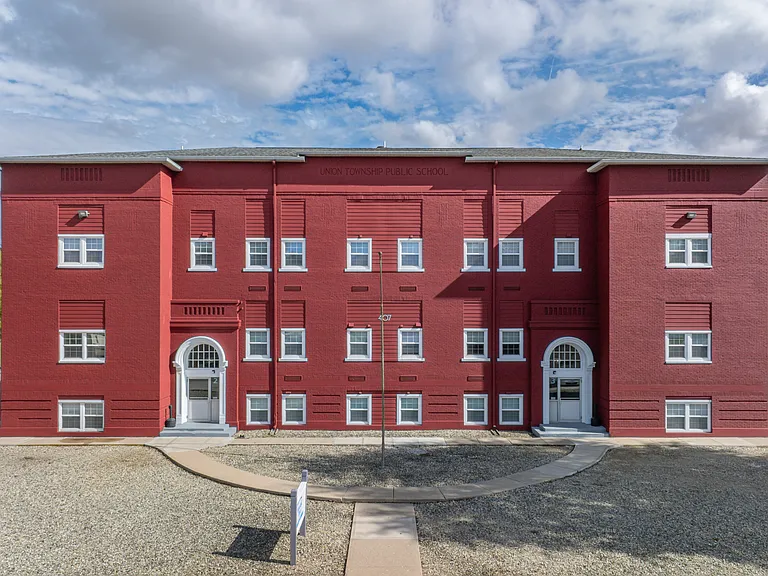 Waveland Place Apartments — Photo 2