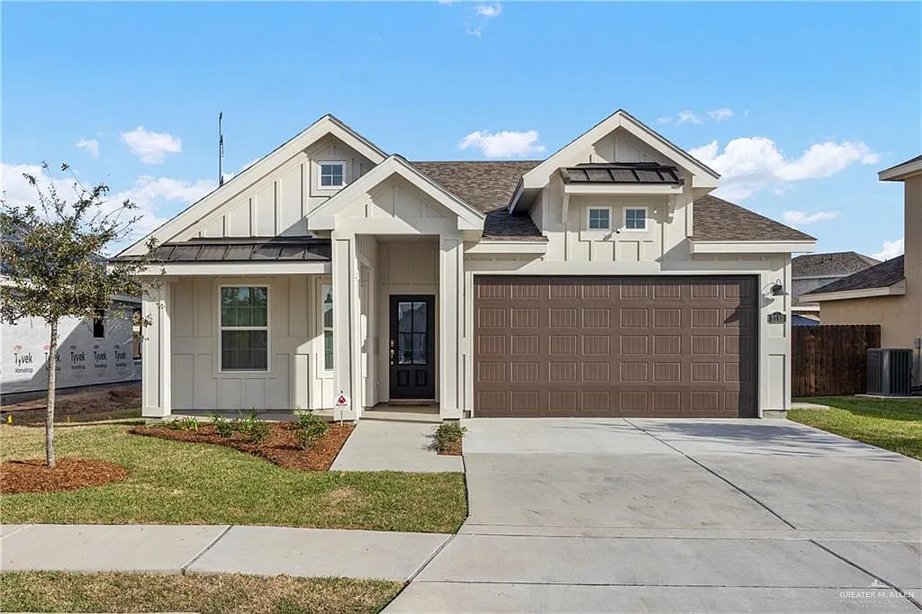 3 bed, 2.0 bath, 1420 sqft, $1,800 — Photo 1