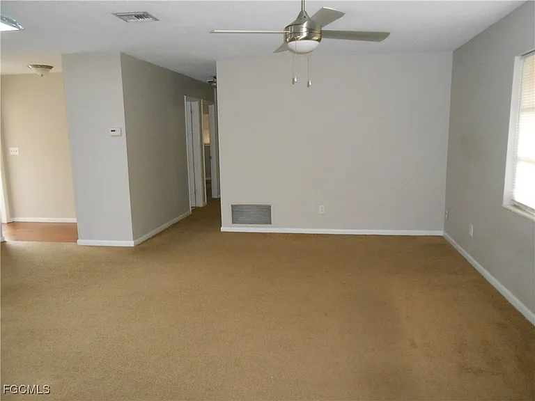 241 Thistle Ct — Photo 5