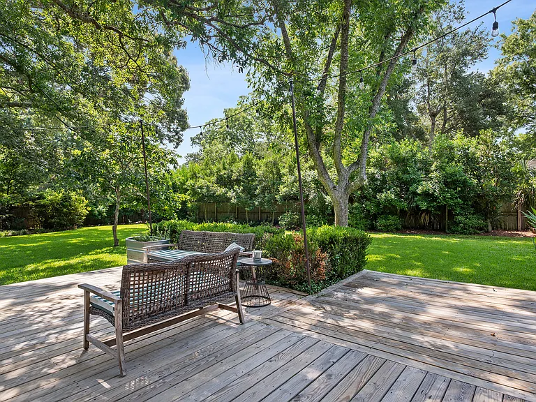 1043 Fort Sumter Dr — Photo 24