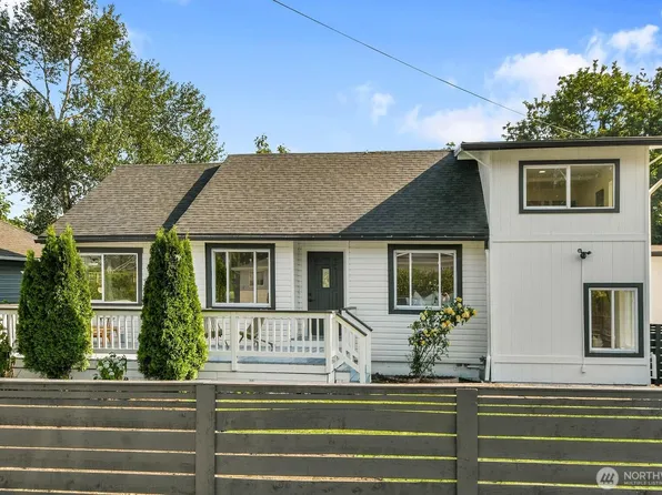 305 NW 7th Street, Renton, WA 98057