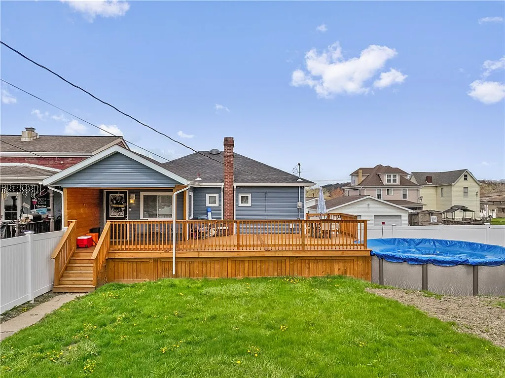 610 Green St photo 1