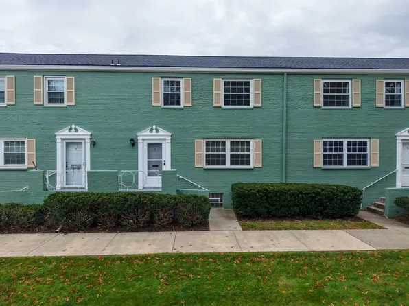 7 Chapel Dr, Pittsburgh, PA 15237