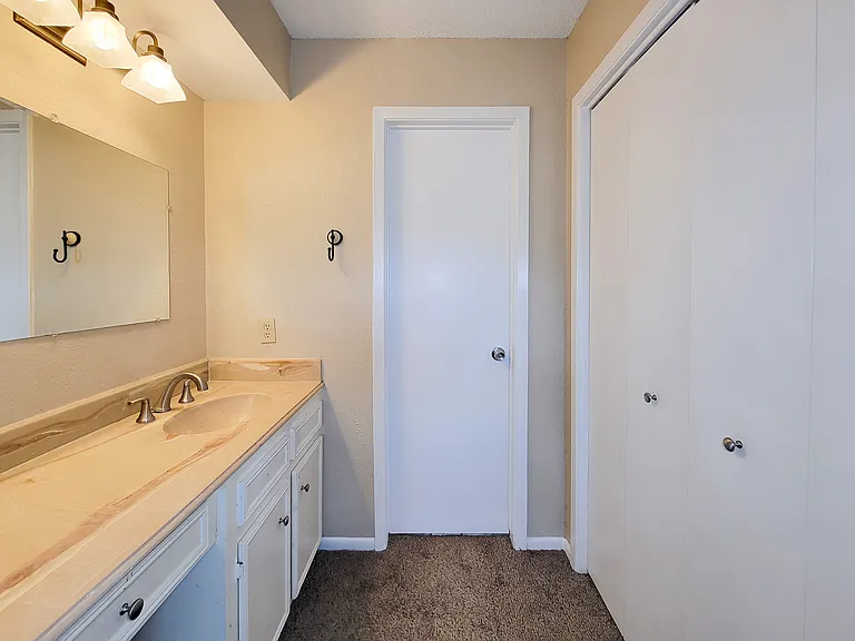 2710 Quail Creek Dr — Photo 36