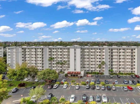 5900 NW 44th St APT 405, Fort Lauderdale, FL 33319