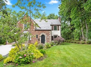 115 Old Mill Rd, Great Neck, NY 11023
