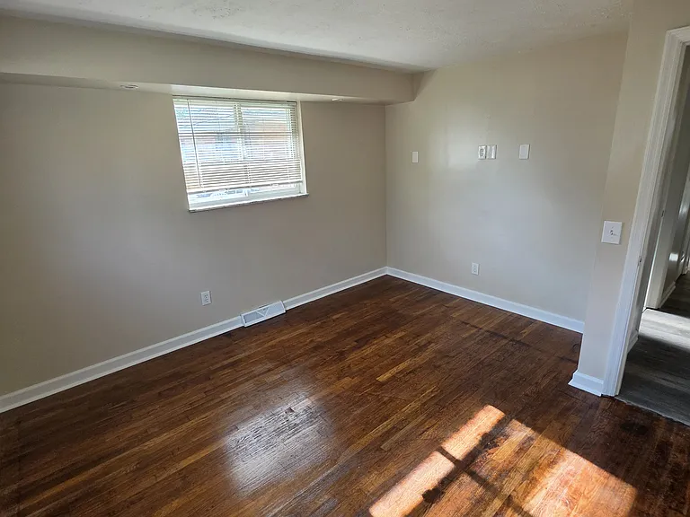 2216 Cadie Ave — Photo 4