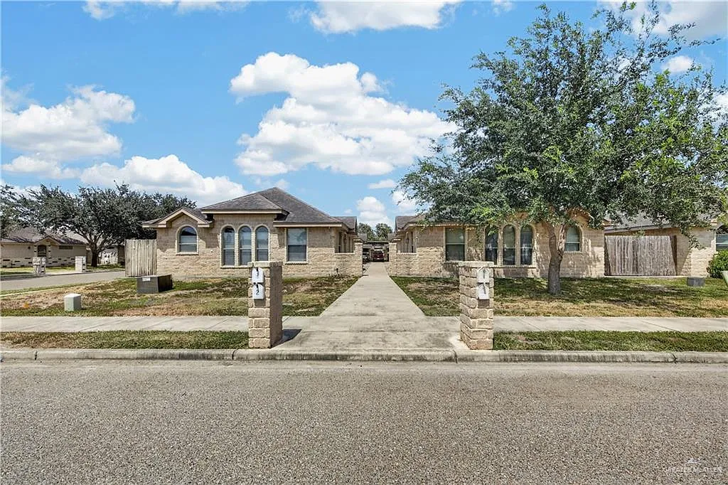 2 bed, 2.5 bath, 924 sqft, $1,000 — Photo 2