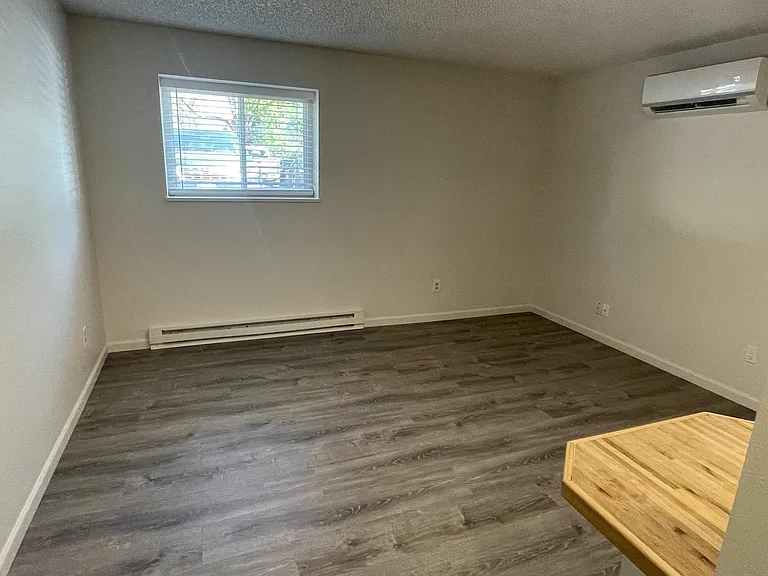 Campus Park Apartments - SAMI Apartments — Photo 19