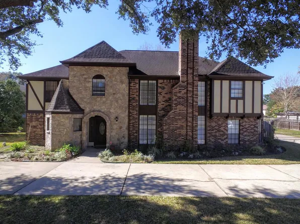 1702 Overland Pass Dr, Sugar Land, TX 77478