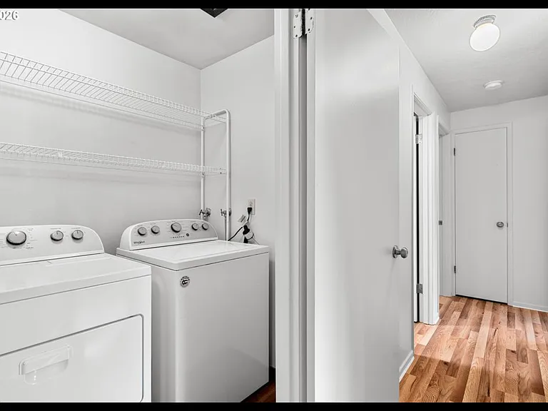 5803 SW 56th Ave — Photo 2