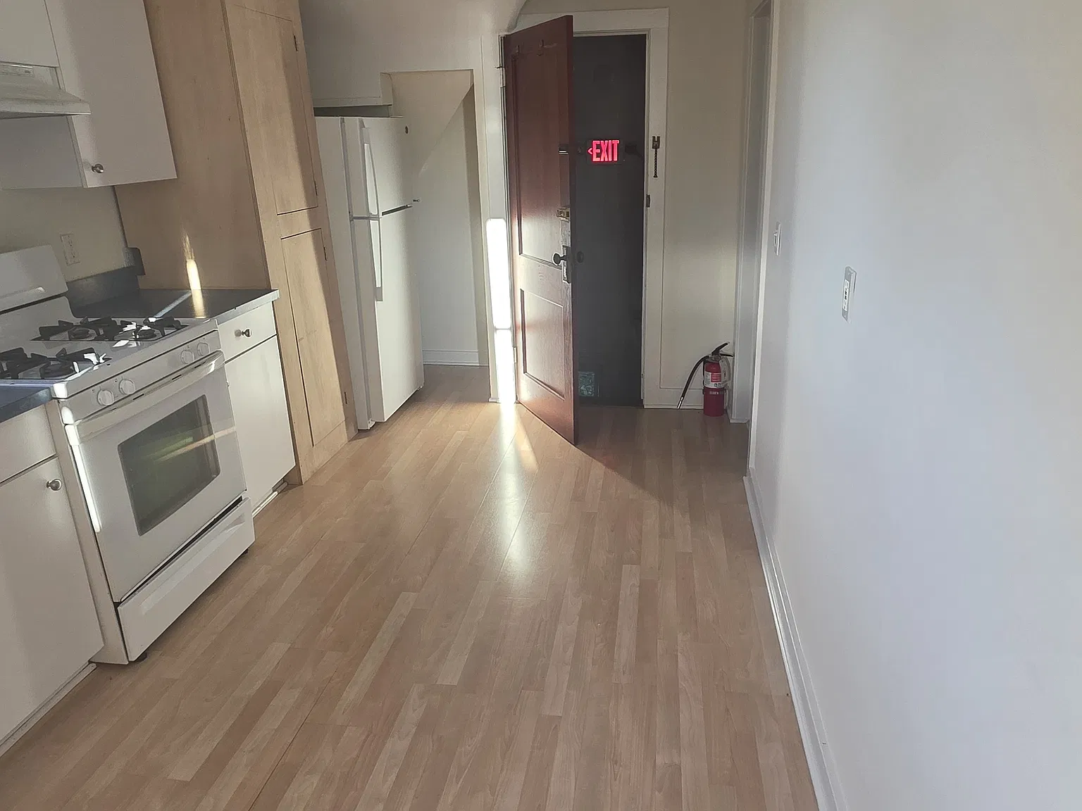 Hillside Pl, Tarrytown — Photo 3