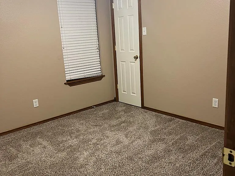 5104 Galloping Way — Photo 10