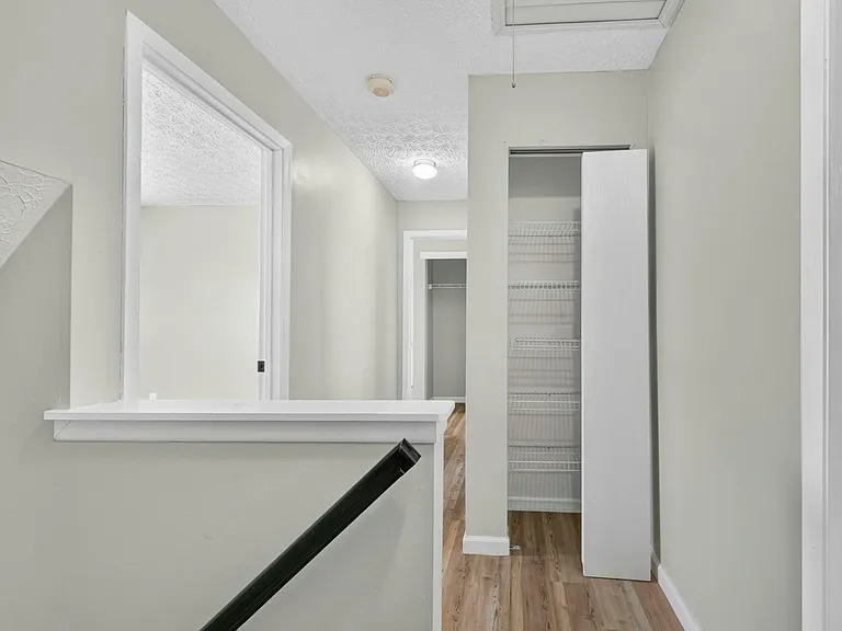 8472 Kingsley Dr — Photo 13
