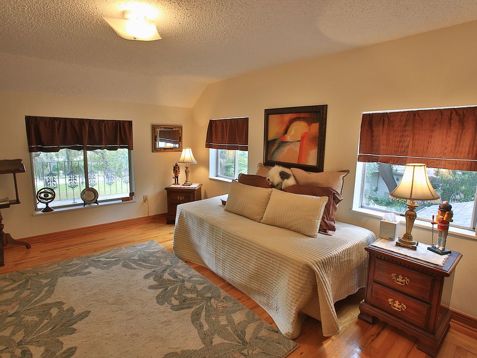 Upstairs bedroom no. 2