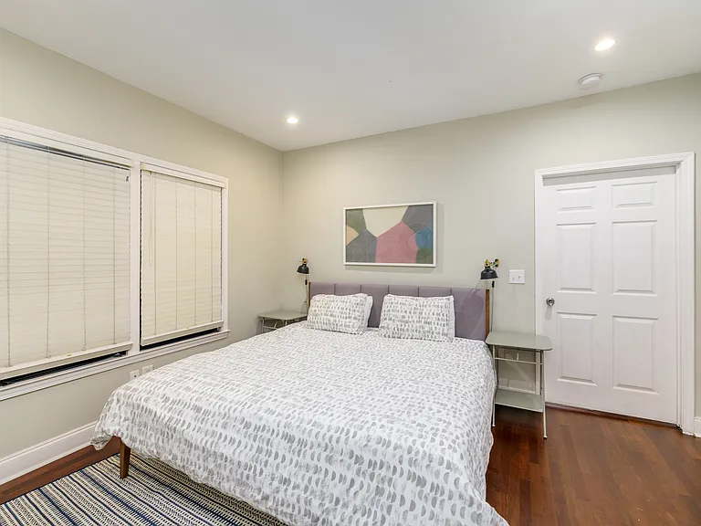 604 Glen Iris Dr NE #1 — Photo 11