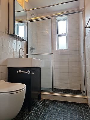 5th image of 115 E 116th St APT 6A