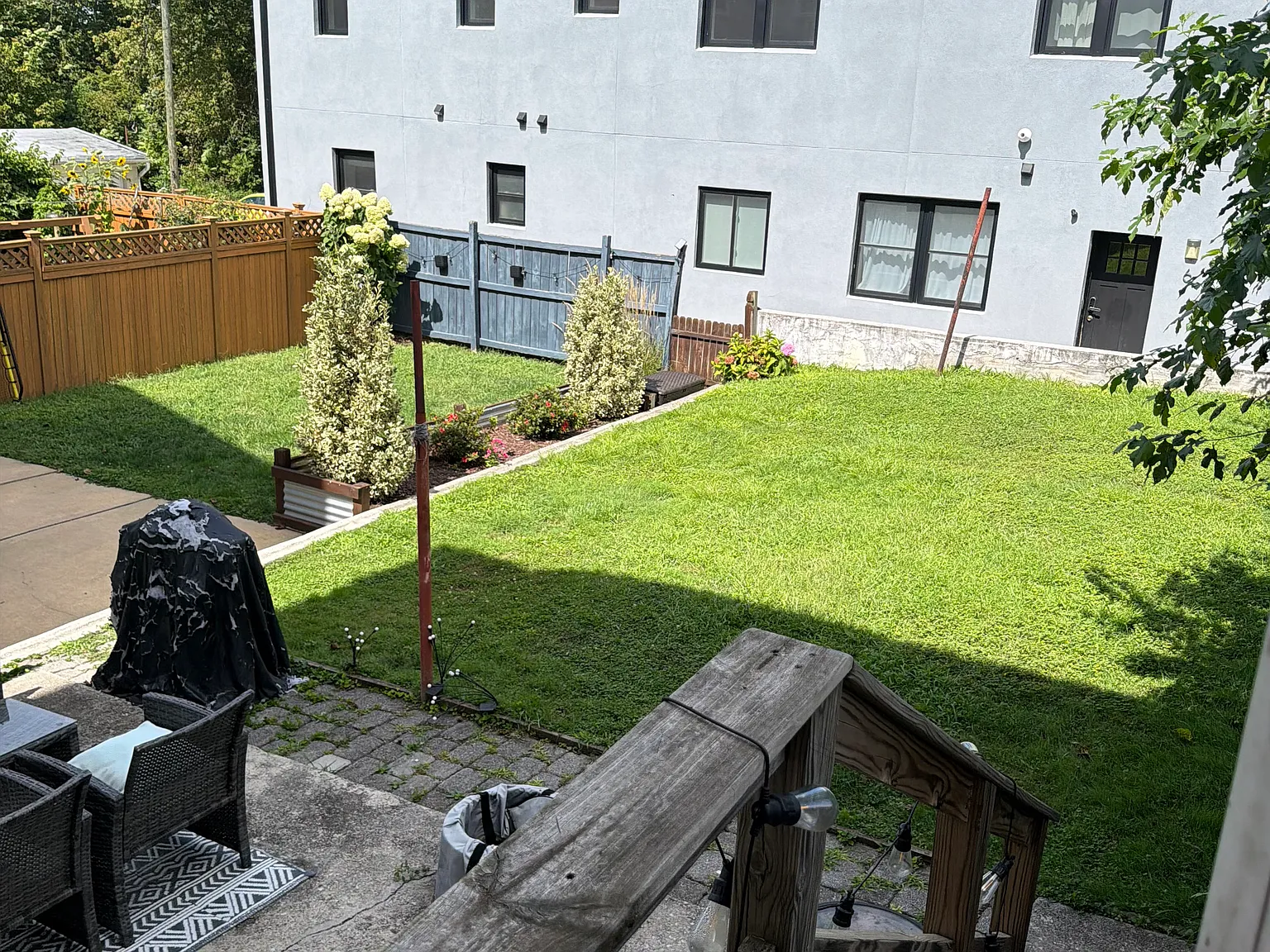 2 bed, 900 sqft, $1,800 — Photo 2