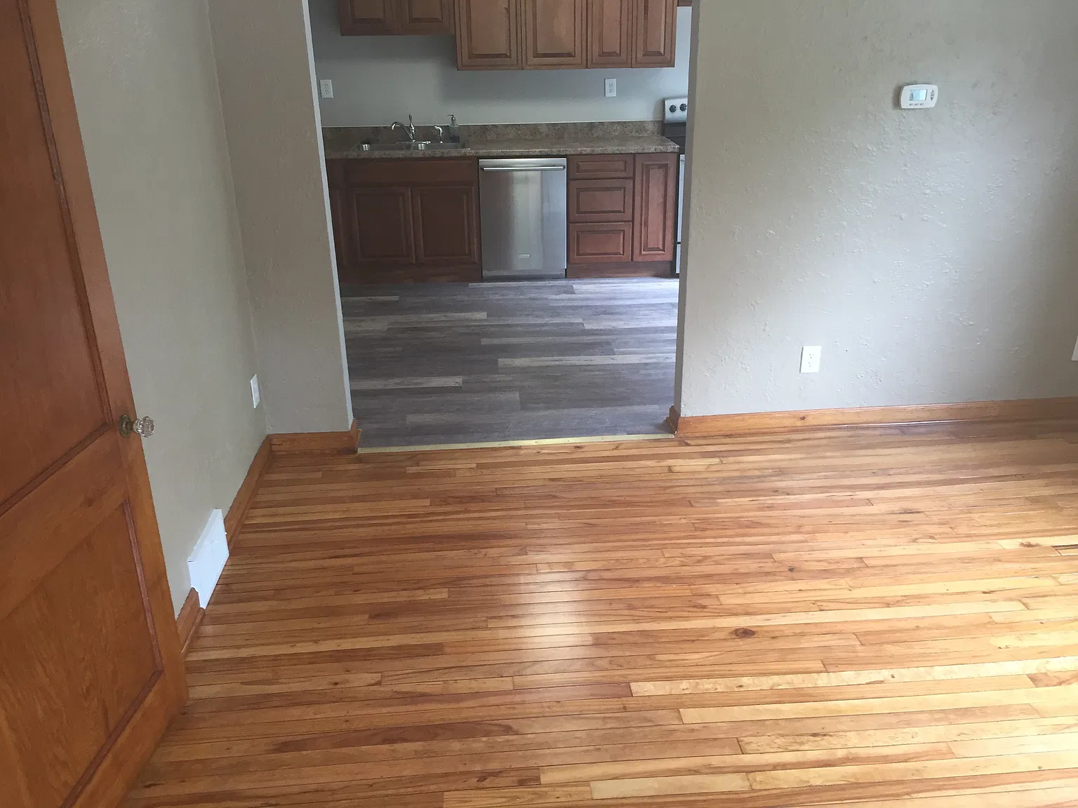 2 bed, 800 sqft, $1,200 — Photo 4