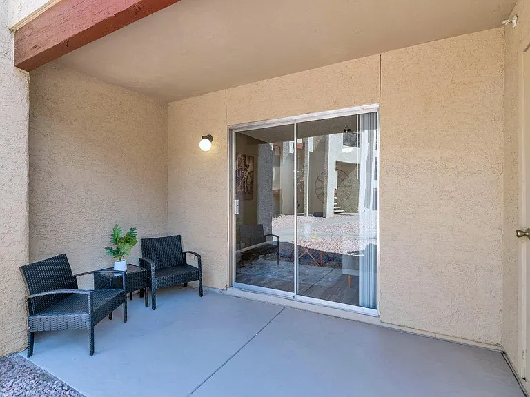 Glen Brae Apartments — Photo 31