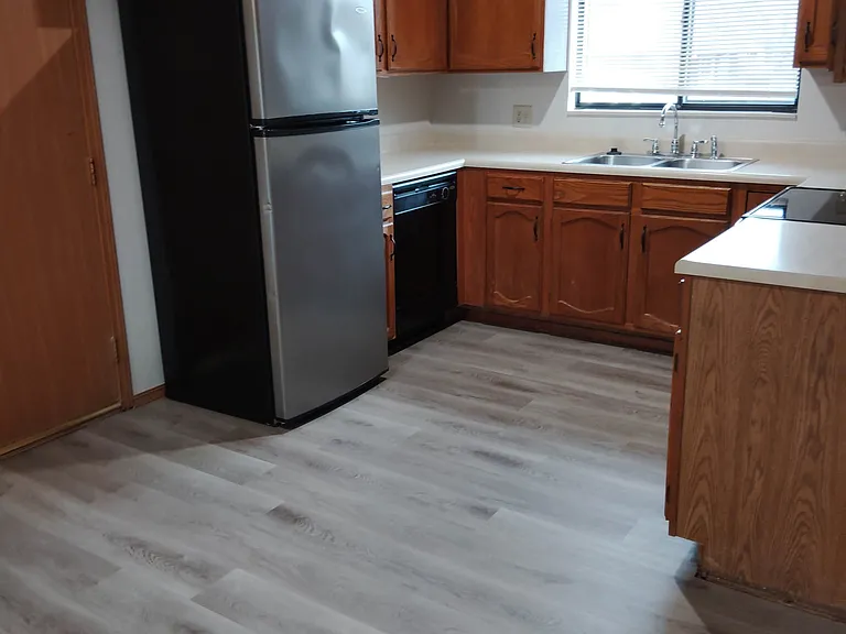 208 W Greenwood St — Photo 4