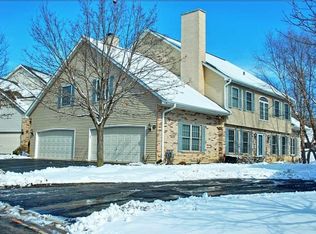 1429 Laurel Oaks Dr, Streamwood, IL