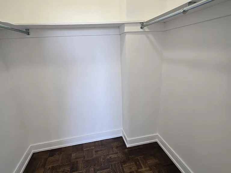 66 Broadway Ave — Photo 57