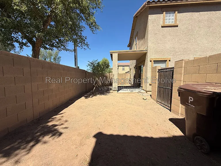 9503 N 82nd Ln — Photo 32